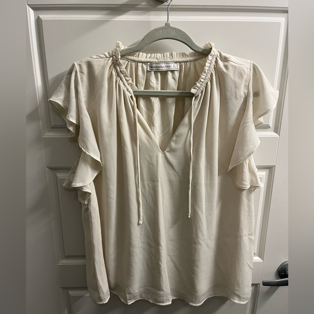 Abercrombie and Fitch white short sleeve ruffle blouse